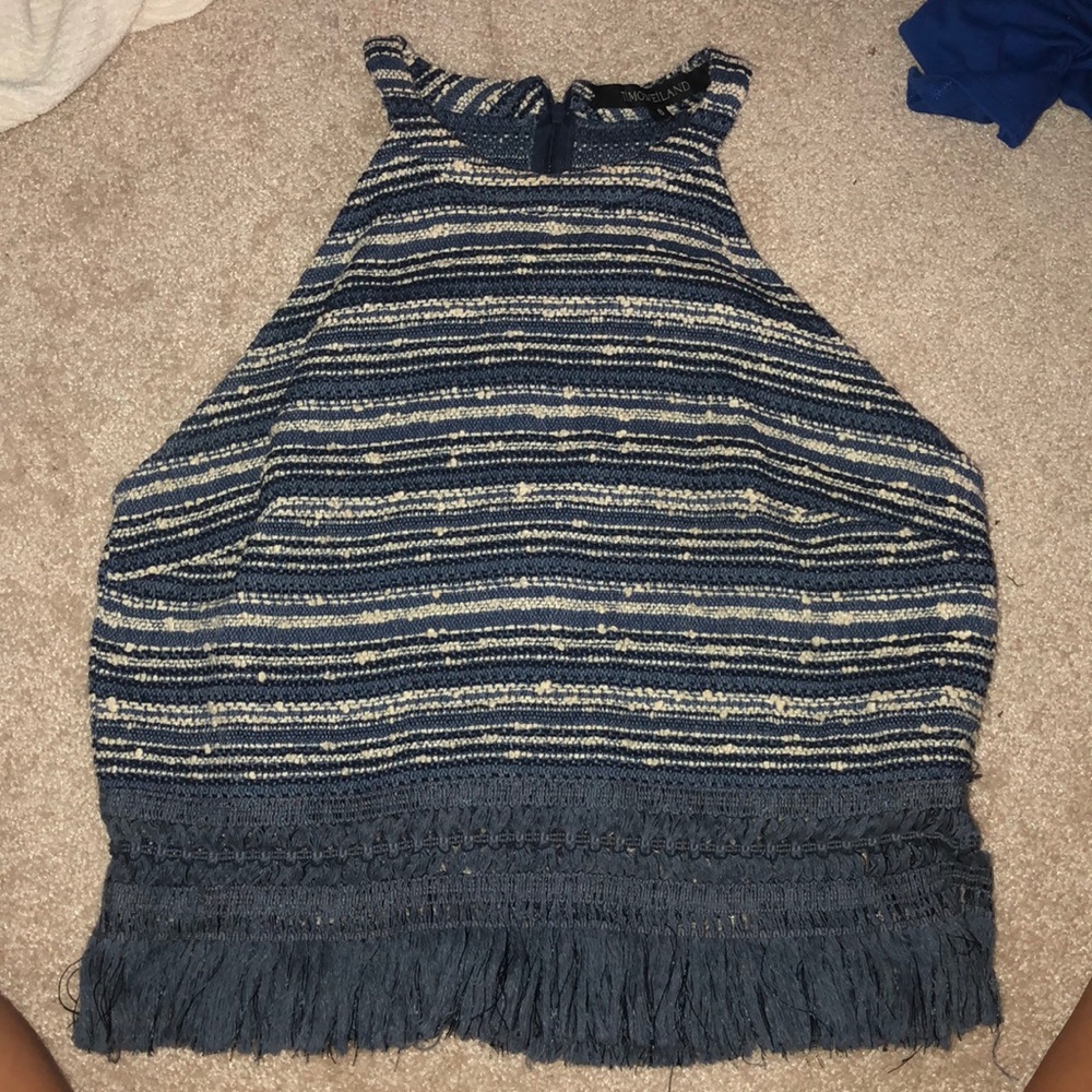 White/blue knit top